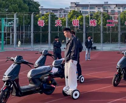 九号鼹鼠自平衡2.0+同频双闪 定义两轮智能新赛道