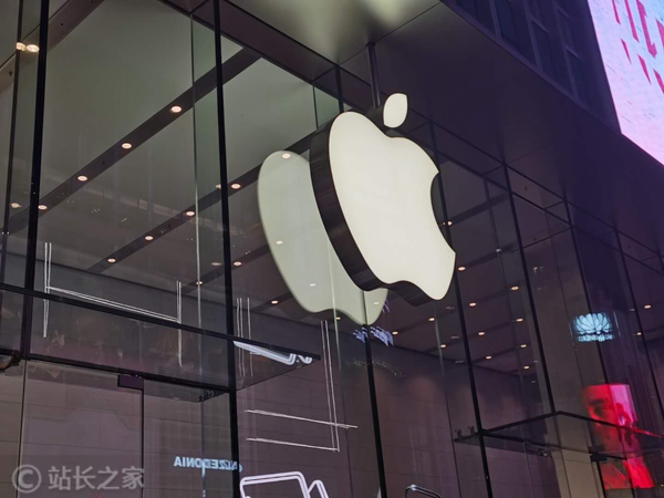 苹果申请禁令阻止OpenAI开发AI硬件，商业秘密诉讼全面升级