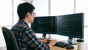 亿万富翁投资人马克·库班：抵御失控智能体就像防蟑螂，可以用AI“喷药”