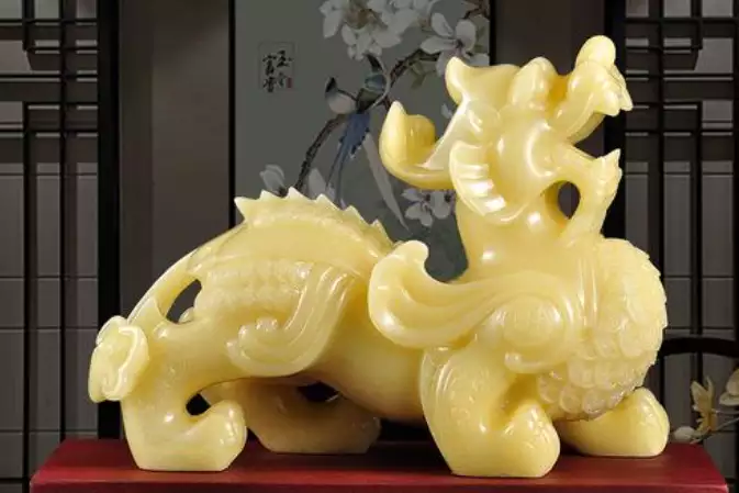 貔貅是办公室装修风水中使用较多的摆件，具