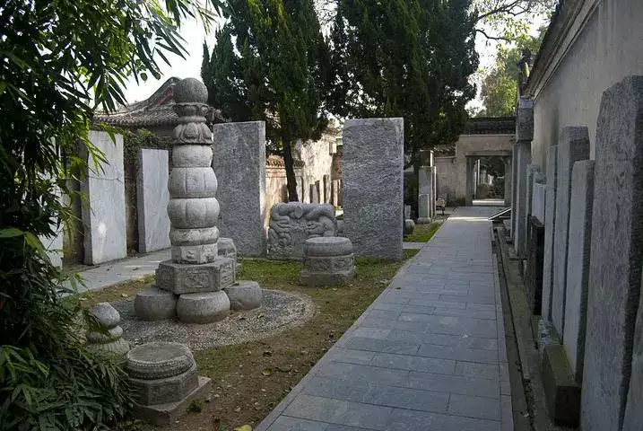 2024年7月份哪天适合立墓碑 7月最佳