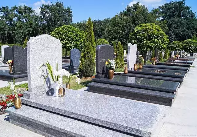 公墓下葬有什么讲究和流程？详尽指南解答您
