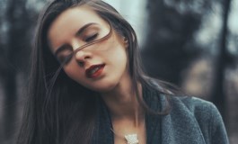在爱情中特别小心眼的星座女是…..